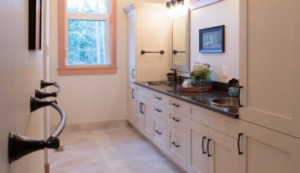 Merit Cabinets - Merit bathroom  Cabinetry